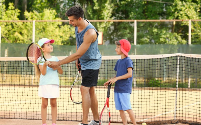 teaching children tennis